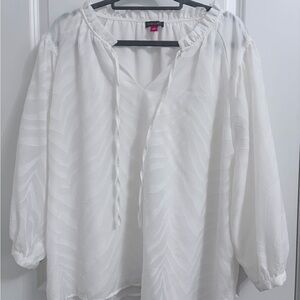 Vince Camuto White Textured Peasant Blouse